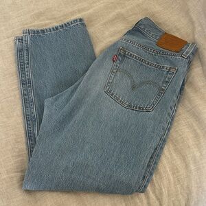 Levi's Woman’s Cropped Blue Jeans 100% Cotton sz 27